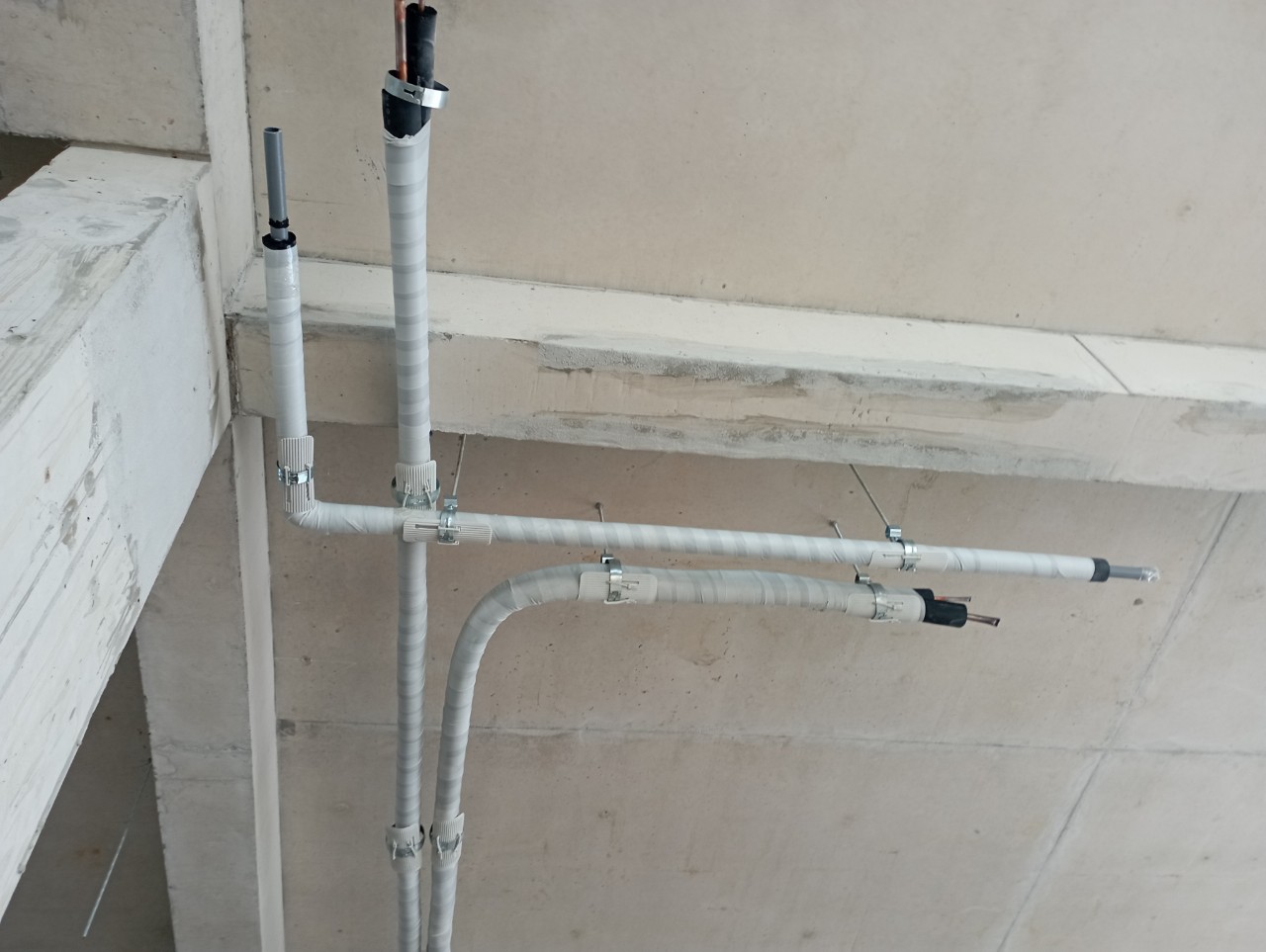 Hình ảnh thi công đường ống nước ngưng Điều Hòa VRV Daikin